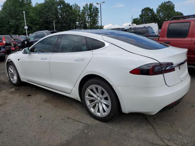 5YJSA1E28LF359317 - 2020 TESLA MODEL S WHITE photo 2