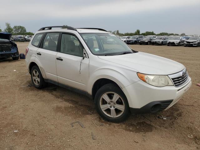 JF2SH6BC1AH907730 - 2010 SUBARU FORESTER XS Weiß Foto 4