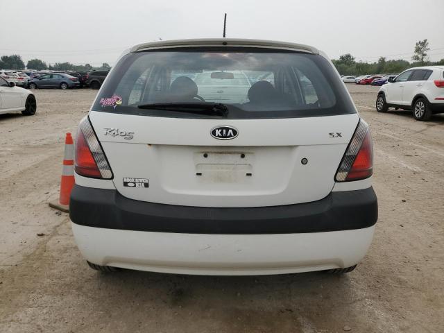 KNADE163066139767 - 2006 KIA RIO 5 WHITE photo 6