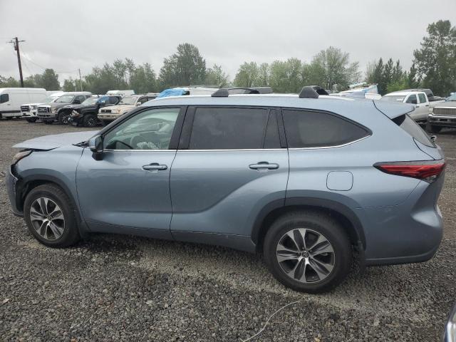 5TDHZRBH8NS257282 - 2022 TOYOTA HIGHLANDER XLE BLUE photo 2