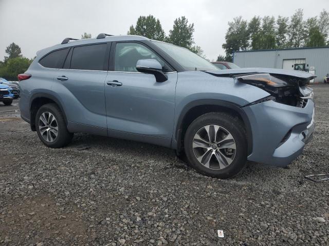 5TDHZRBH8NS257282 - 2022 TOYOTA HIGHLANDER XLE BLUE photo 4