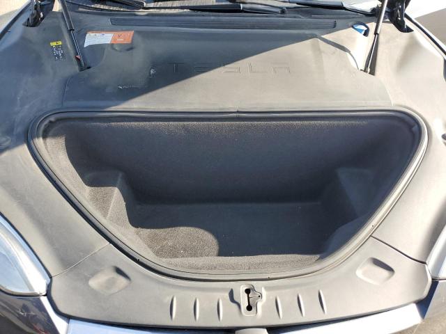 5YJSA1E26JF261898 - 2018 TESLA MODEL S ნაცრისფერი ფოტო 11