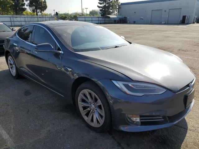 5YJSA1E26JF261898 - 2018 TESLA MODEL S ნაცრისფერი ფოტო 4