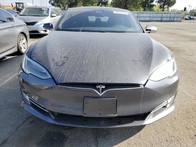 5YJSA1E26JF261898 - 2018 TESLA MODEL S ნაცრისფერი ფოტო 5