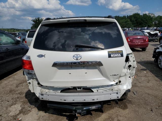 5TDBK3EH7BS043611 - 2011 TOYOTA HIGHLANDER BASE WHITE photo 6