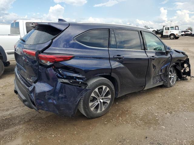 5TDGZRBH8MS071316 - 2021 TOYOTA HIGHLANDER XLE أزرق صورة 3