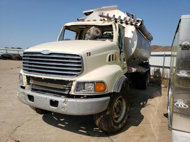 2FZHAZAS32AJ95235 - 2002 STERLING TRUCK LT 9500 CREAM photo 2