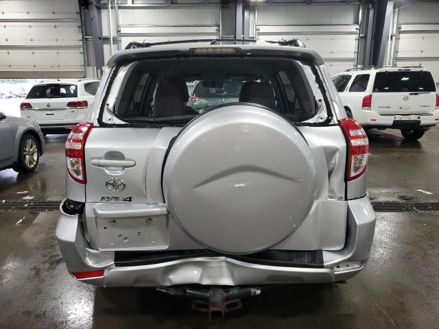 2T3BF4DV2BW165986 - 2011 TOYOTA RAV4 SILVER photo 6