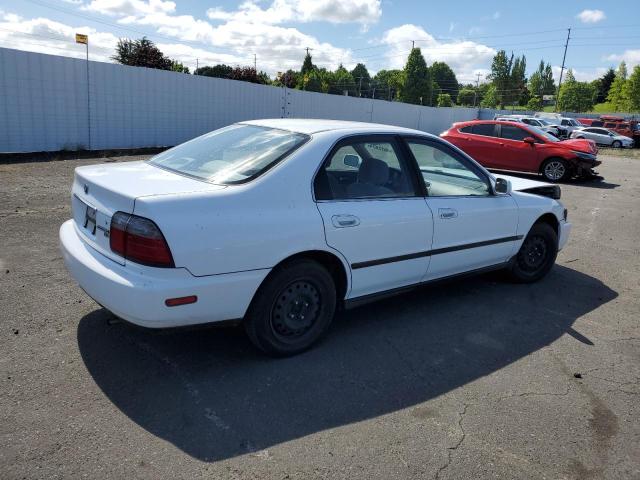 1HGCD5636TA293094 - 1996 HONDA ACCORD LX WHITE photo 3