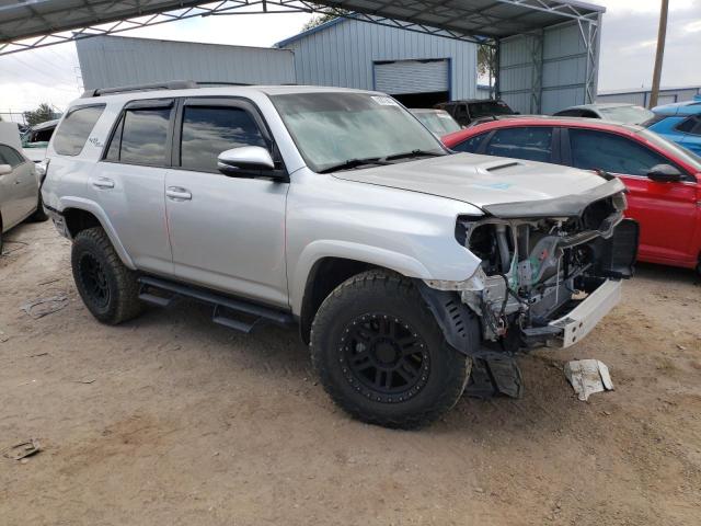 JTEBU5JR6L5786204 - 2020 TOYOTA 4RUNNER SR5/SR5 PREMIUM 银色 照片 4