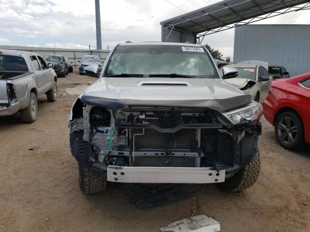 JTEBU5JR6L5786204 - 2020 TOYOTA 4RUNNER SR5/SR5 PREMIUM 银色 照片 5