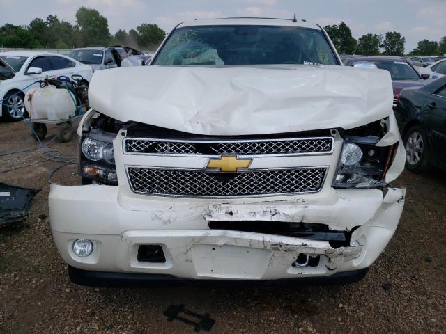 1GNSKKE71ER162766 - 2014 CHEVROLET SUBURBAN K1500 LTZ WHITE photo 5