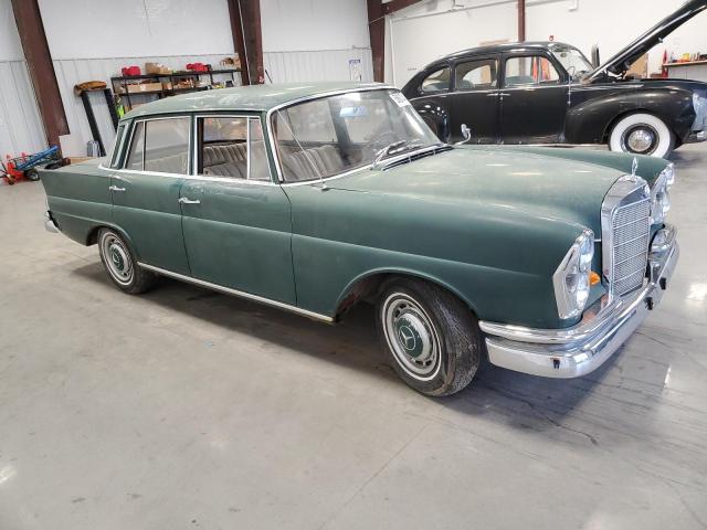 1101210102748 - 1963 MERCEDES-BENZ 220 S GREEN photo 4