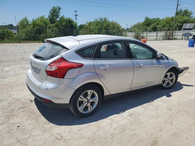 1FAHP3K29CL188766 - 2012 FORD FOCUS SE SILVER photo 3