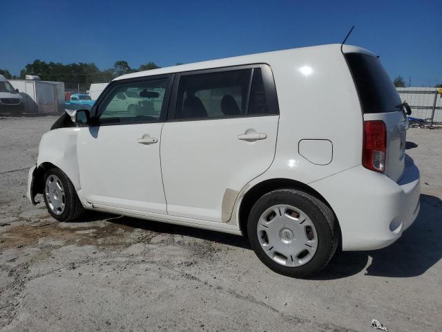 JTLZE4FE8B1124165 - 2011 TOYOTA SCION XB WHITE photo 2