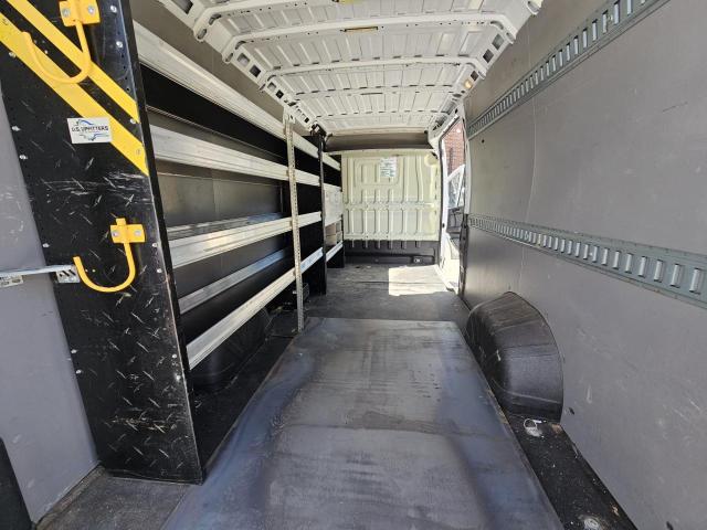 3C6TRVAG0JE106315 - 2018 RAM PROMASTER 1500 STANDARD WHITE photo 9