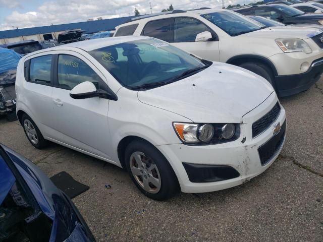 1G1JA6SH9F4121837 - 2015 CHEVROLET SONIC LS WHITE photo 4