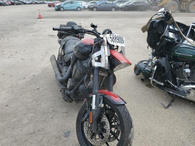 5VPHS36N6G3052468 - 2016 VICTORY MOTORCYCLES HAMMER S RED photo 2