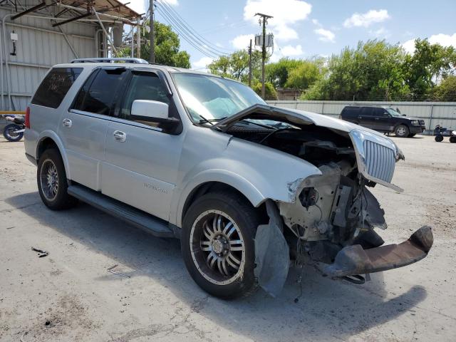 5LMFU28555LJ03908 - 2005 LINCOLN NAVIGATOR 银色 照片 4