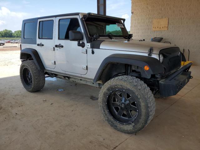 1J4GA39198L635960 - 2008 JEEP WRANGLER U X SILVER photo 4