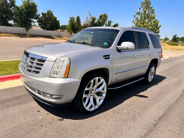 1GYUKBEF3AR244642 - 2010 CADILLAC ESCALADE LUXURY SILVER photo 2