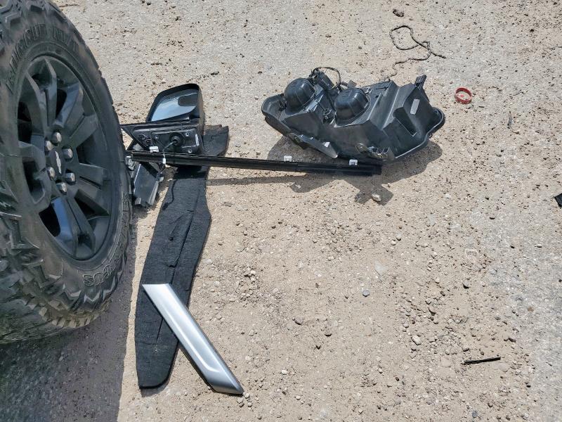 1GCGTEEN3K1249199 - 2019 CHEVROLET COLORADO ZR2 WHITE photo 12