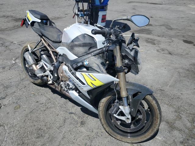 WB10E5305N6E36759 - 2022 BMW S 1000 R SILVER photo 1