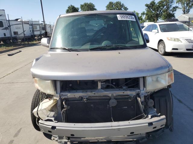 JTLKT324X64042196 - 2006 TOYOTA SCION XB SILVER photo 5