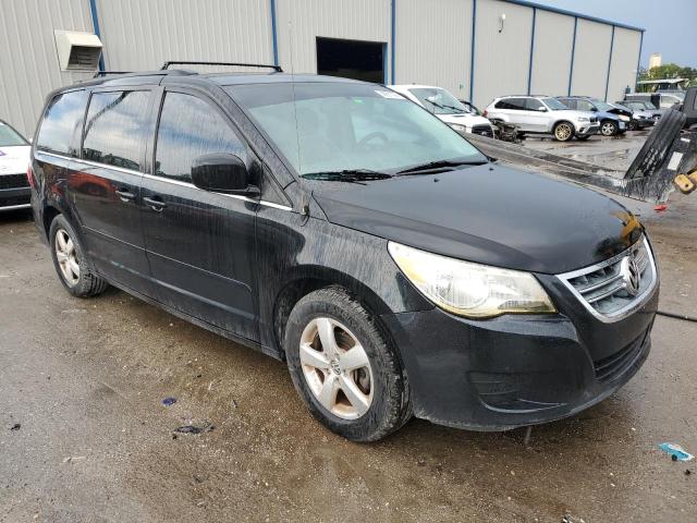 2V4RW3DG8BR717338 - 2011 VOLKSWAGEN ROUTAN SE BLACK photo 4