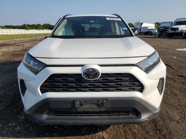 JTMH1RFV6KJ007877 - 2019 TOYOTA RAV4 LE WHITE photo 5