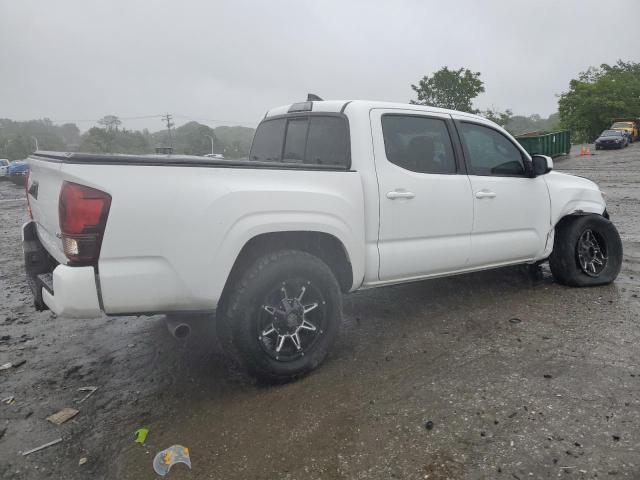 3TMCZ5AN4JM165042 - 2018 TOYOTA TACOMA DOUBLE CAB Белый фото 3