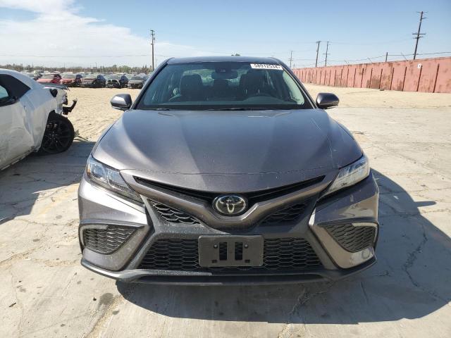4T1T11BK4PU078682 - 2023 TOYOTA CAMRY SE NIGHT SHADE GRAY photo 5