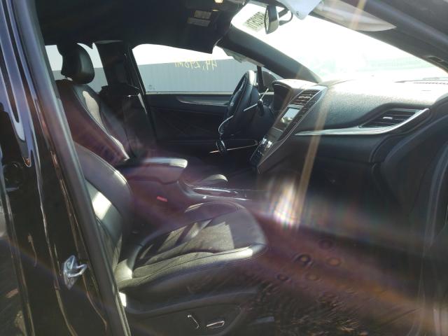 5LMCJ1C97KUL46299 - 2019 LINCOLN MKC BLACK photo 5