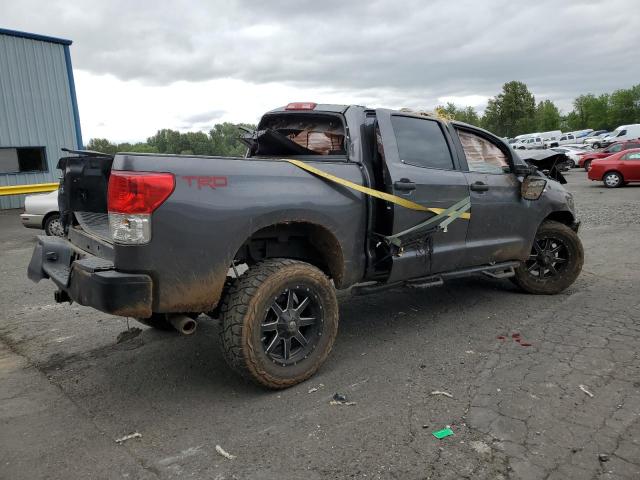 5TFDY5F12BX163508 - 2011 TOYOTA TUNDRA CREWMAX SR5 GRAY photo 3