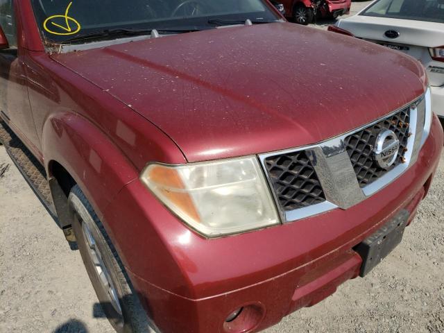 5N1AR18U95C738596 - 2005 NISSAN PATHFINDER LE RED photo 9