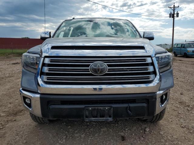 5TFHY5F18JX698830 - 2018 TOYOTA TUNDRA CREWMAX LIMITED GRAY photo 5