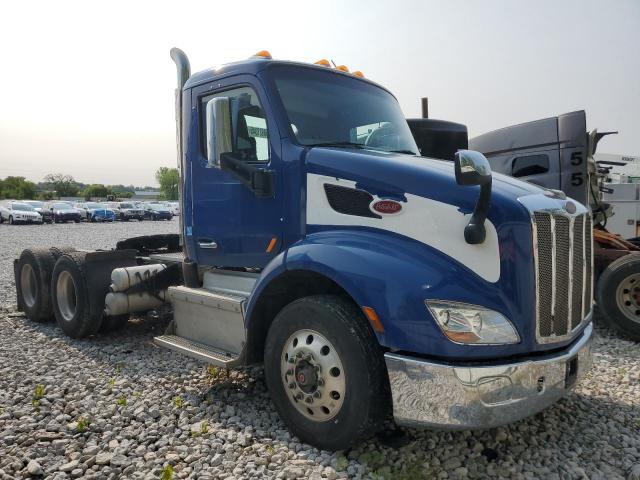 2017 PETERBILT 579, null