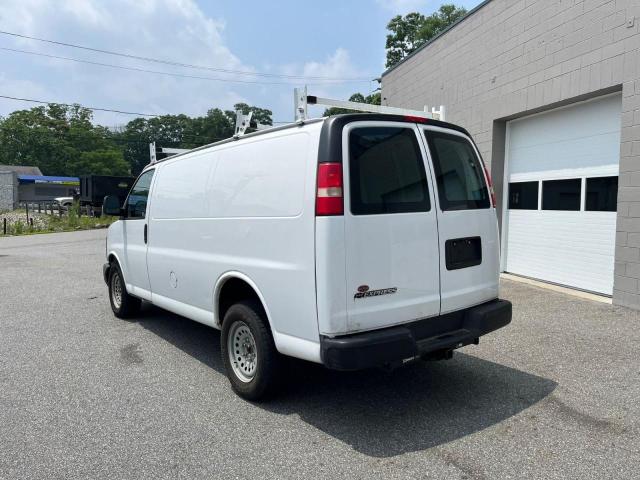 1GCUGADX3A1167927 - 2010 CHEVROLET EXPRESS G1 WHITE photo 3