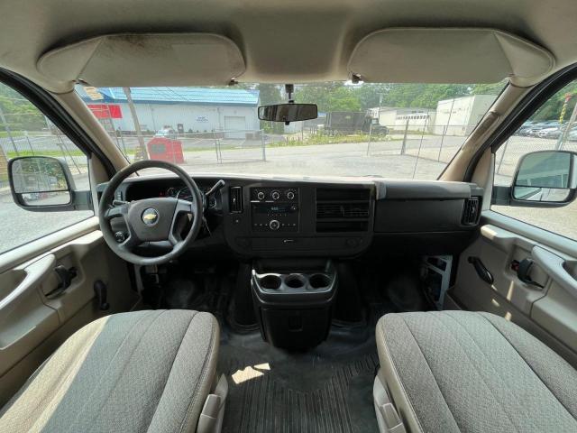 1GCUGADX3A1167927 - 2010 CHEVROLET EXPRESS G1 WHITE photo 5