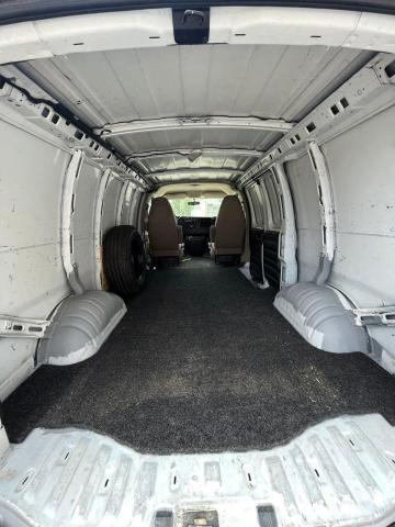 1GCUGADX3A1167927 - 2010 CHEVROLET EXPRESS G1 WHITE photo 6