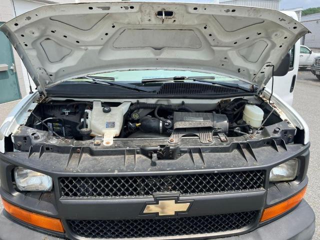 1GCUGADX3A1167927 - 2010 CHEVROLET EXPRESS G1 WHITE photo 7