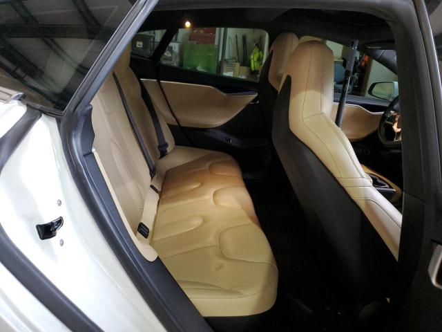 5YJSA1E24GF156401 - 2016 TESLA MODEL S Білий фото 10