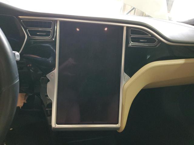 5YJSA1E24GF156401 - 2016 TESLA MODEL S Білий фото 9