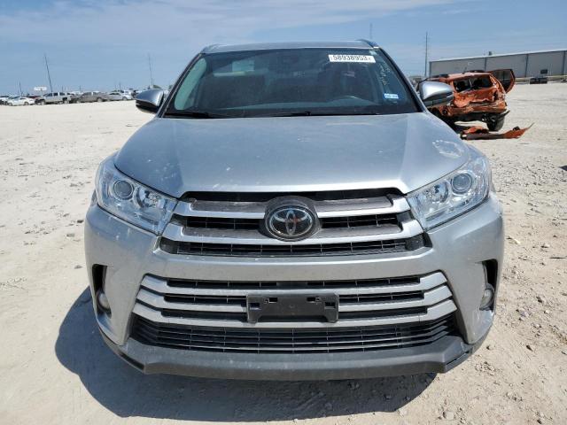 5TDJZRFH0JS554651 - 2018 TOYOTA HIGHLANDER SE SILVER photo 5