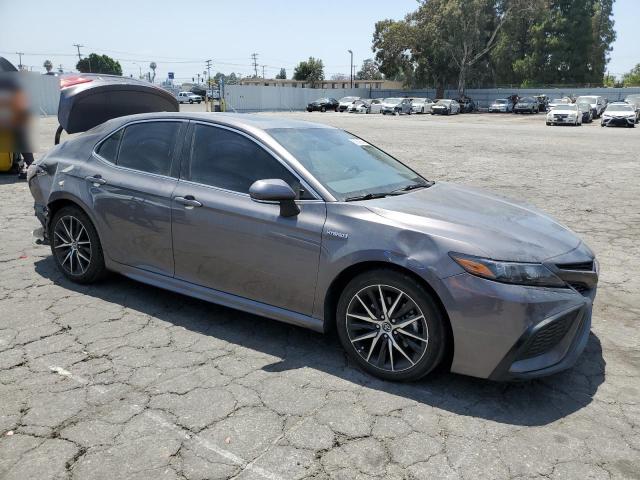 4T1S31AK3MU561664 - 2021 TOYOTA CAMRY SE GRAY photo 4