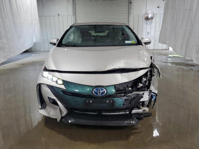JTDKARFP8J3079366 - 2018 TOYOTA PRIUS PRIM კრემისფერი ფოტო 5