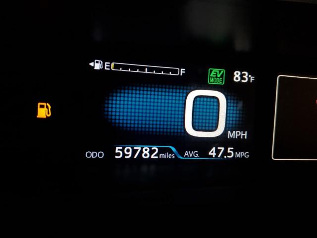 JTDKARFP8J3079366 - 2018 TOYOTA PRIUS PRIM კრემისფერი ფოტო 9