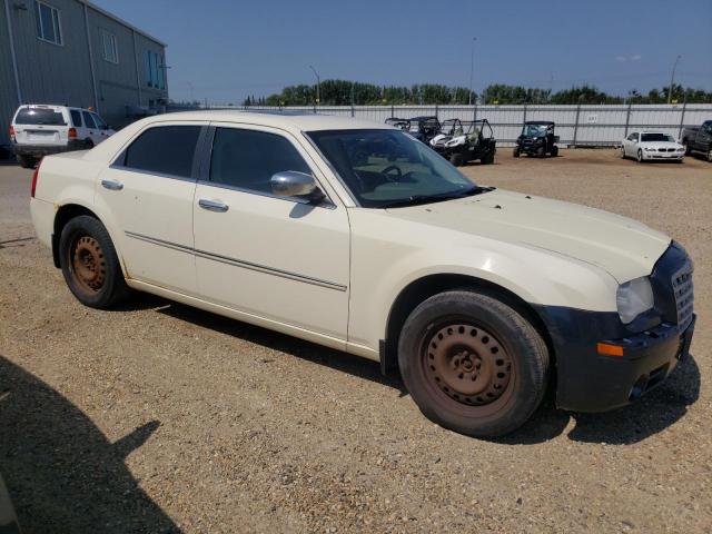 2C3CK3CV3AH116441 - 2010 CHRYSLER 300 LIMITED CREAM photo 4