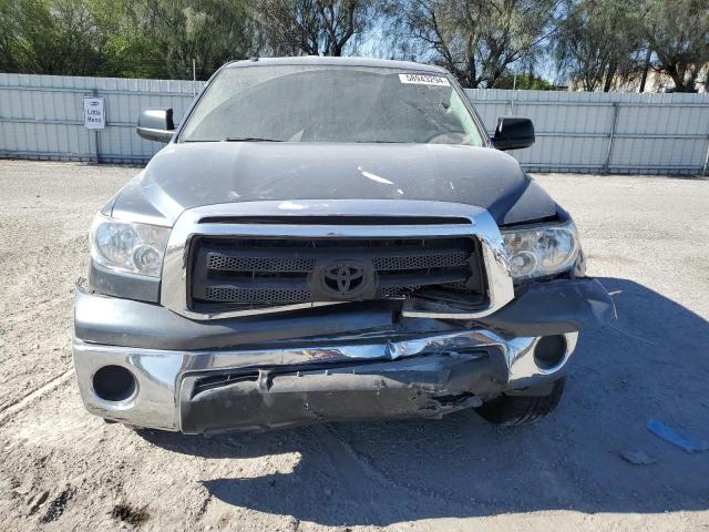 5TFRM5F13AX004867 - 2010 TOYOTA TUNDRA DOUBLE CAB SR5 GRAY photo 5