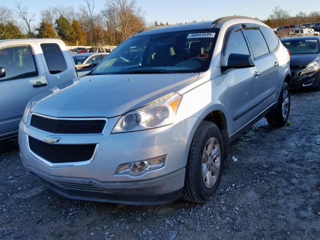 1GNKREED5CJ160081 - 2012 CHEVROLET TRAVERSE LS  photo 2